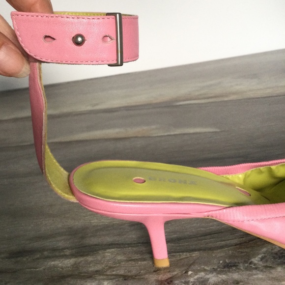 Bronx Pointy Toe Elasticized Kitten Heel Pumps Ankle Strap Pink - Picture 11 of 16